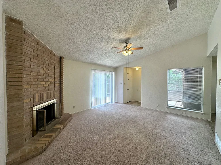 2312 Silverhill Dr — Photo 6