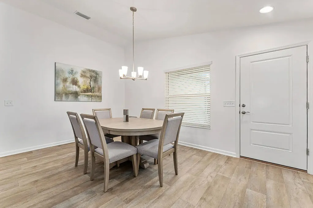 2 bed, 1159 sqft, $2,150 — Photo 4
