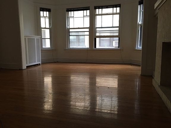 5th image of 522 W Diversey Pkwy APT 2N
