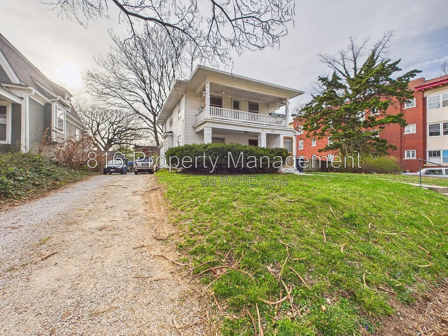 2 bed, 1.0 bath, 1021 sqft, $1,275 — Photo 2