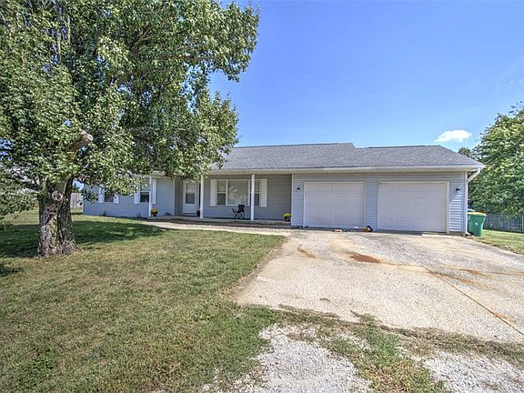 3rd image of 514 Debbie Dr