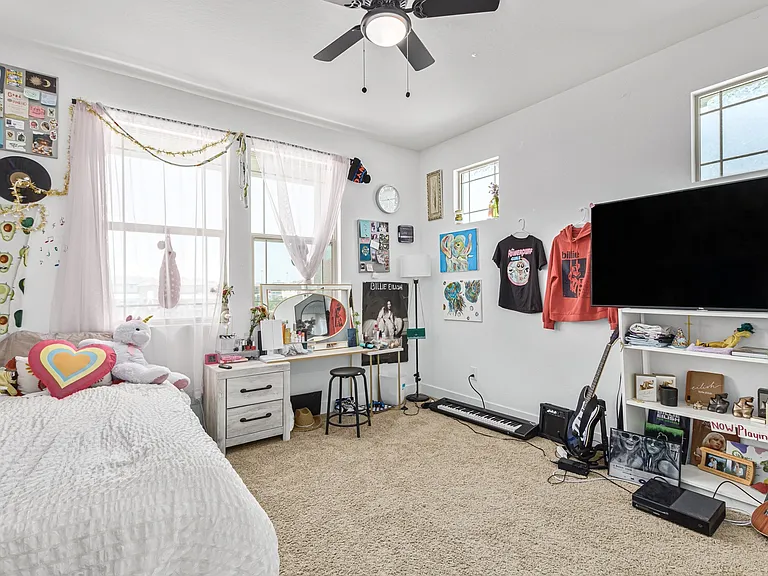 21040 E Carriage Way — Photo 16