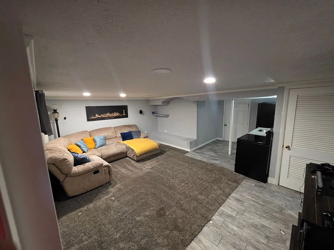 1 bed, 1.0 bath, 825 sqft, $1,400 — Photo 2