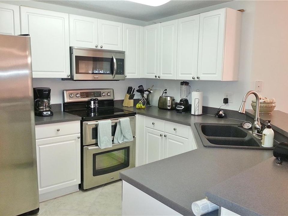 1st image of 5090 Fairways Cir Unit 207