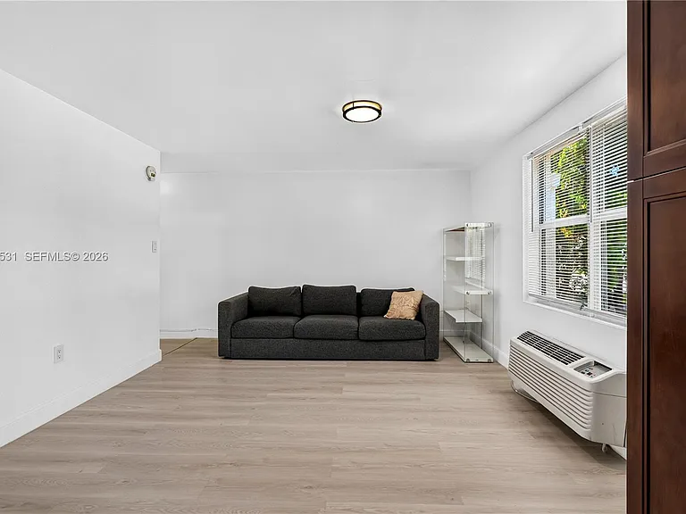5800 Taylor St #1 — Photo 8