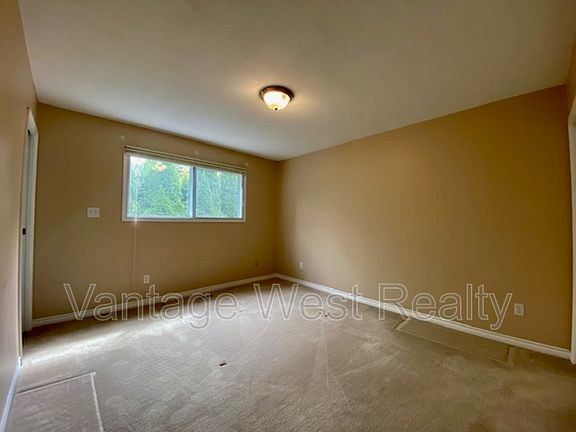 5th image of 826A Lawson Ave