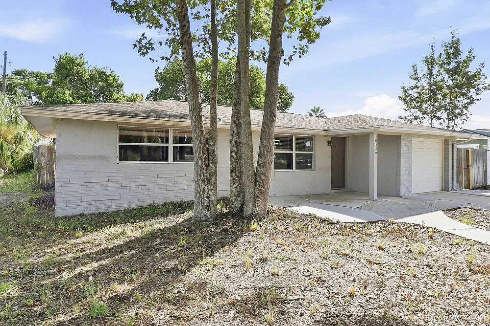 2 bed, 1.0 bath, 990 sqft, $1,520 — Photo 3