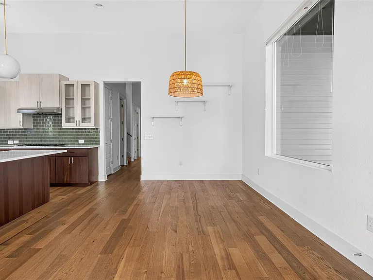 6105 Florencia Ln — Photo 7