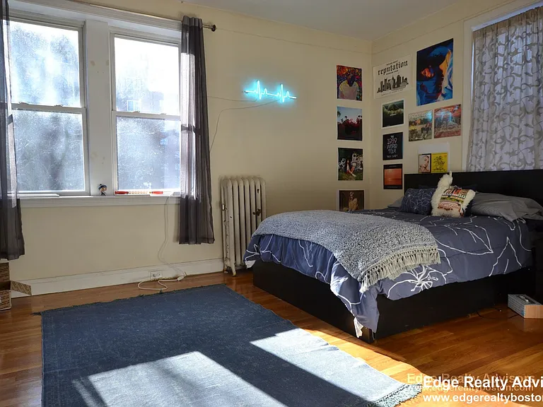 62 Egmont St #4 — Photo 6