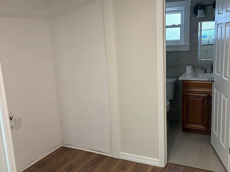 5208 S Lockwood Ridge Rd — Photo 4
