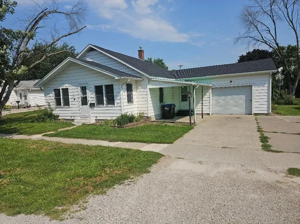 508 15th St, Belle Plaine, IA 52208
