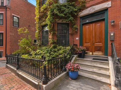 14 Upton St #PENTHOUSE, Boston, MA, 02118