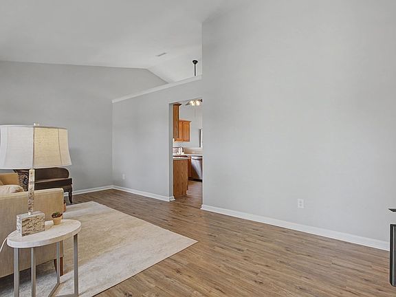 5th image of 135 Sumner Meadows Ln