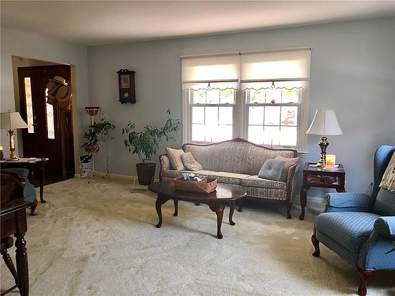 5th image of 937 Terry Dr