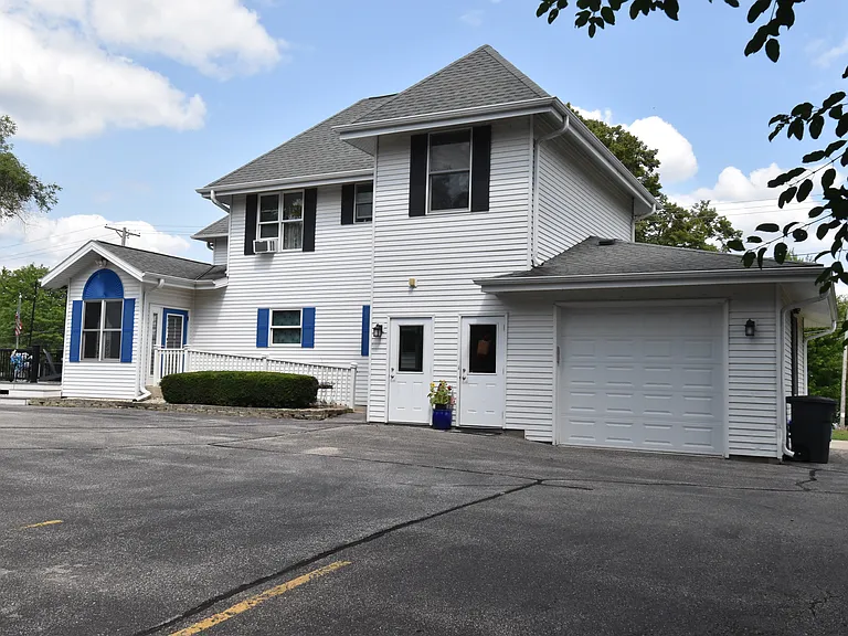 W330N4339 Lakeland Dr #A — Photo 3