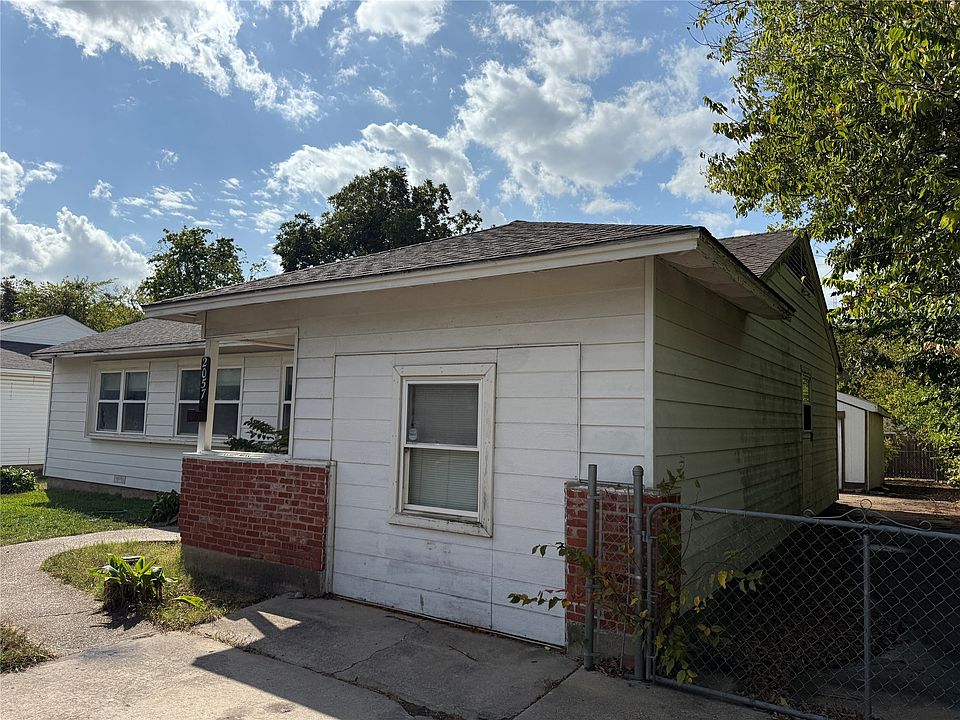 1st image of 2057 Brookhollow Dr