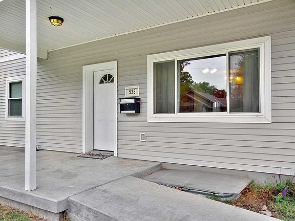 ...to this Sunnyside Village Condo!