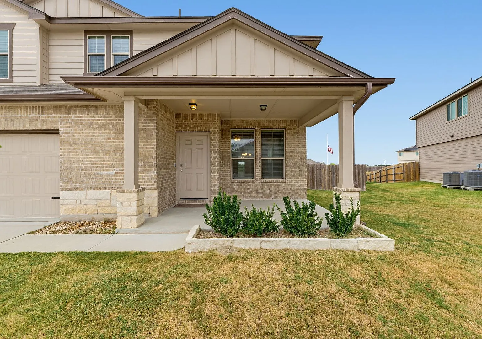 2044 Mallard Ct. — Photo 2