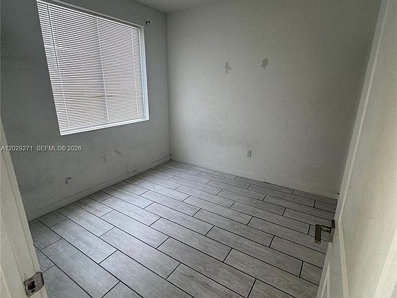 5th image of 1048 SE 23rd Ter