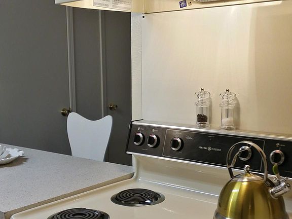 5th image of 2958 Park Square Dr APT 104