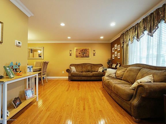 4th image of 22 Sonia Ct