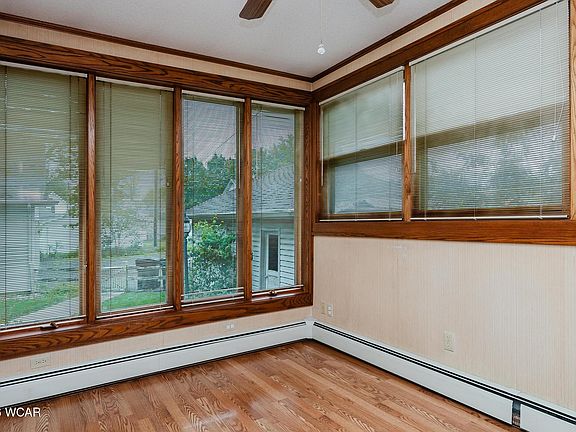 4th image of 251 S Lawn Ave