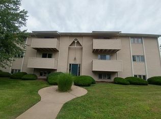 3170 Parkwild Dr APT 2A, Bettendorf, IA 52722