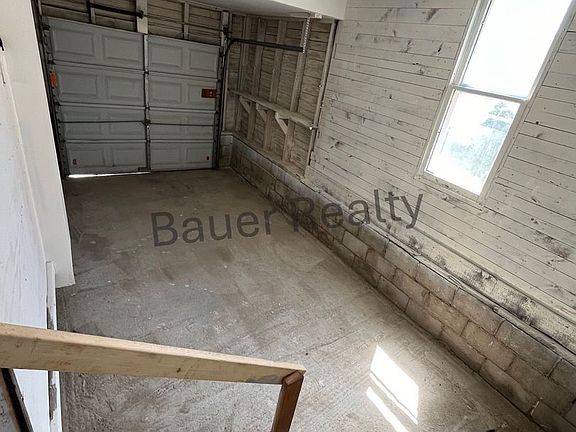 5th image of 58 E Main St