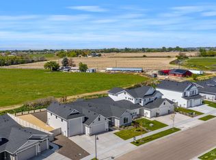 12557 Wayfaring Dr, Star, ID 83669