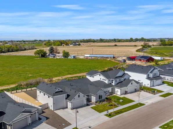 12557 Wayfaring Dr, Star, ID 83669