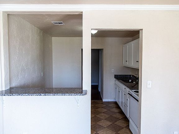 4th image of 4225 NE 19th St