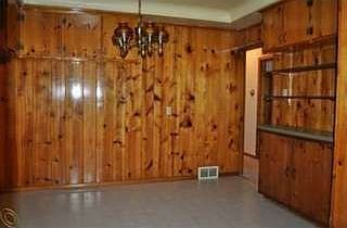 4th image of 361 Kinmore Ct