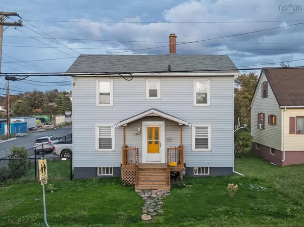610 King St, New Waterford, NS B1H 3Z3