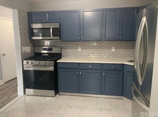 396 College Dr, Edison, NJ 08817