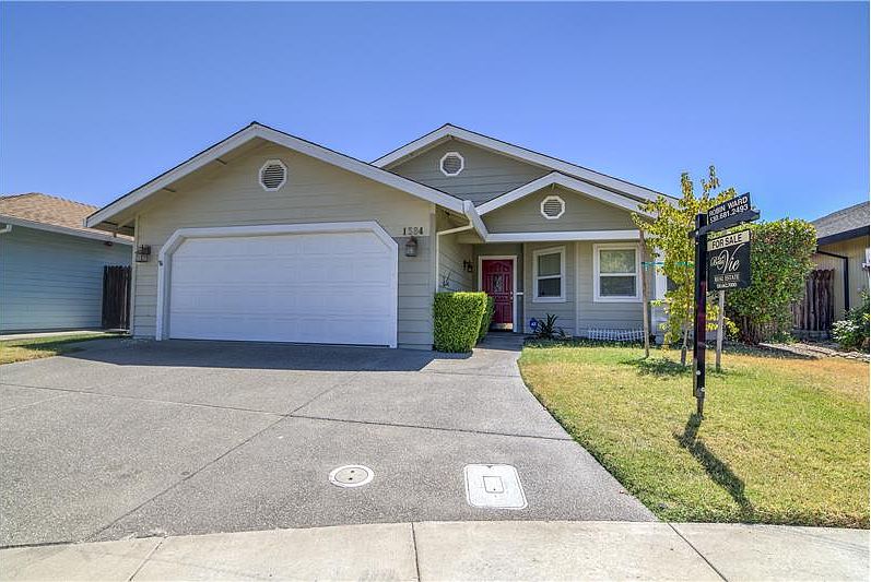 1st image of 1384 Pear Pl