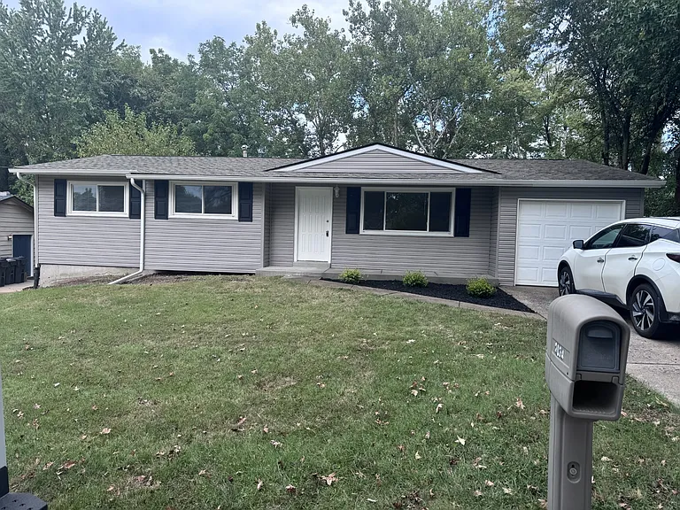 2034 Dawson Dr — Photo 1