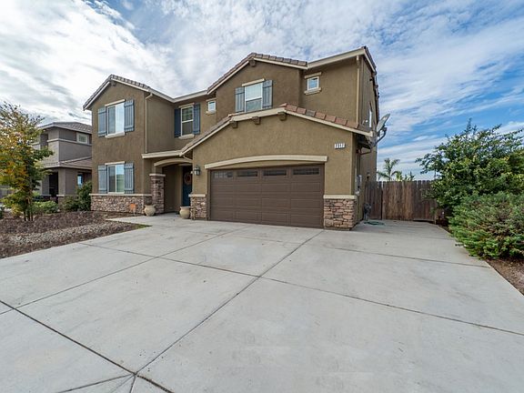 3rd image of 2317 Azevedo Ave