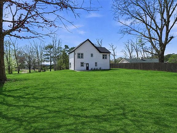 4th image of 350 Tidwell Cir