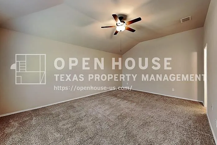 5561 Spring Ridge Dr — Photo 9