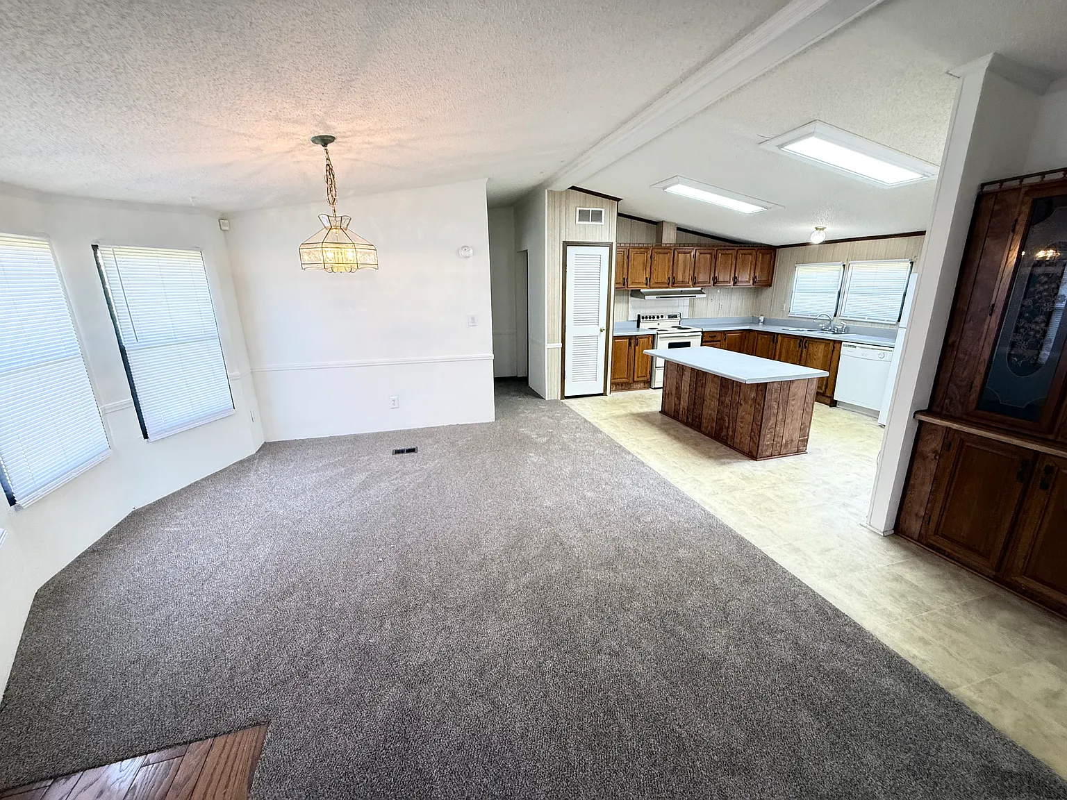 3 bed, $1,500 — Photo 3