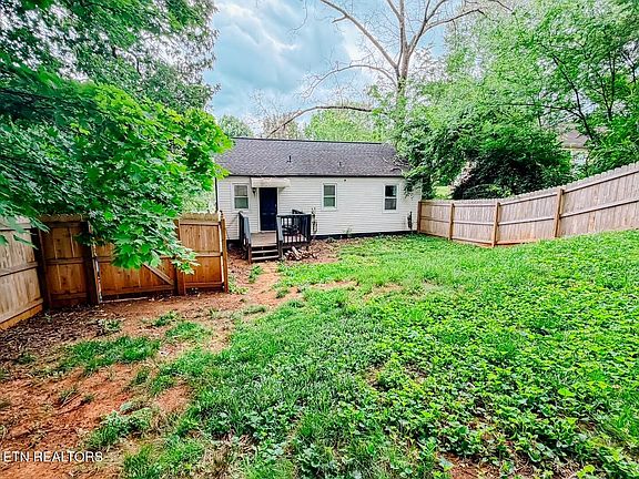 3rd image of 2512 Greenfield Ln