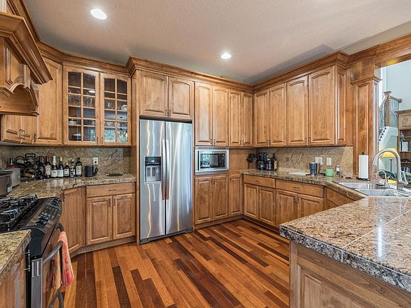 4th image of 6500 NE 45th Way
