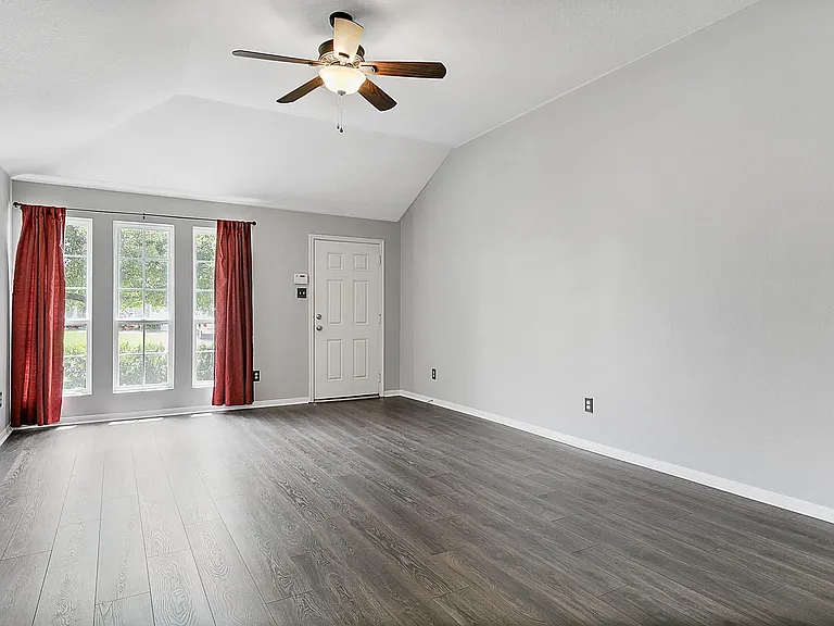 2331 Old Ox Rd — Photo 4