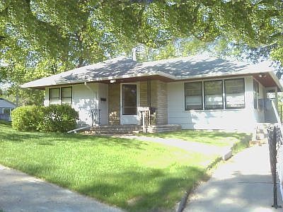 1st image of 121 S Leonard St