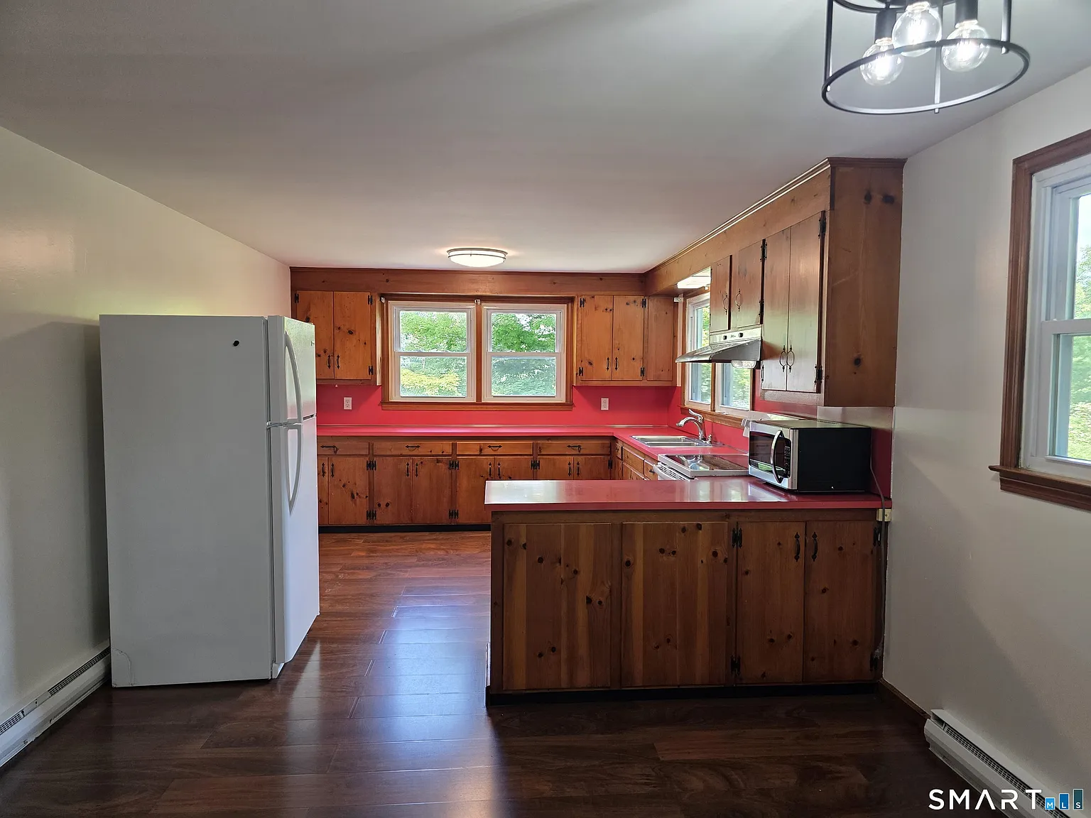 3 bed, 1.5 bath, 1440 sqft, $2,750 — Photo 2