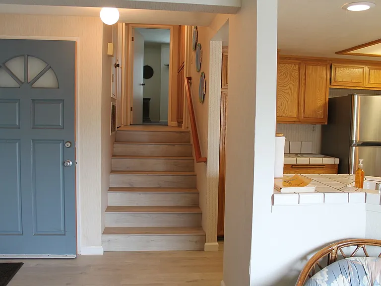140 Cypress Ave — Photo 9