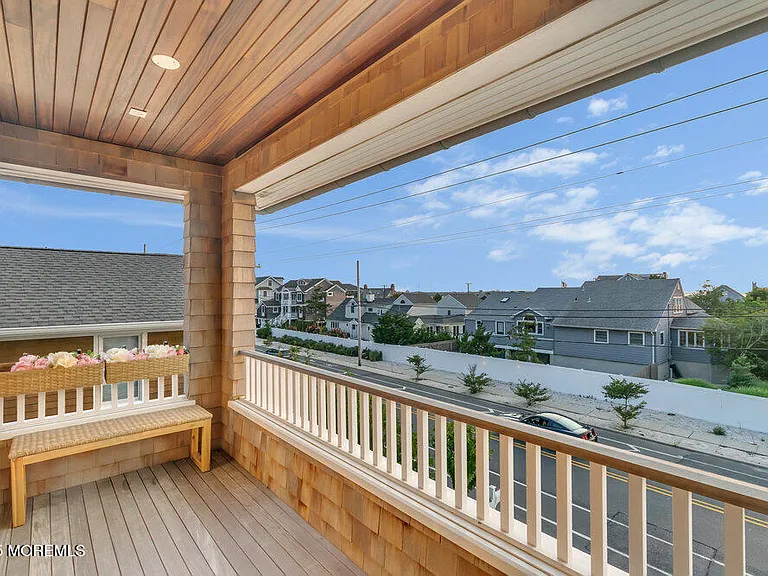 985 Ocean Ave — Photo 103