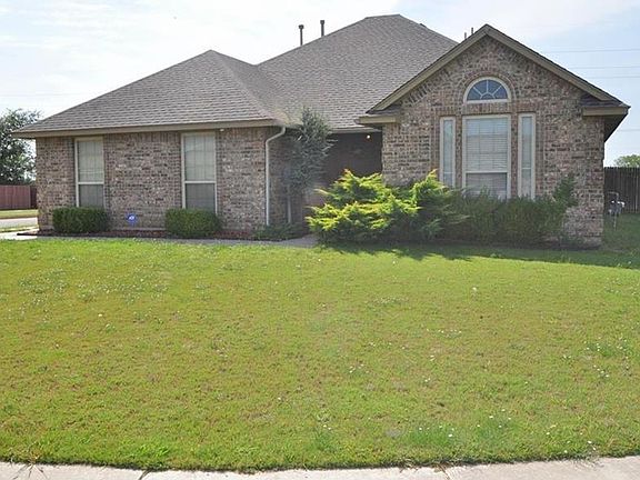 2nd image of 3001 Clarisa Dr