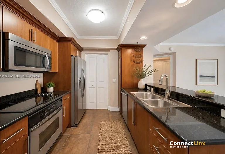 401 SW 4th Ave — Photo 13