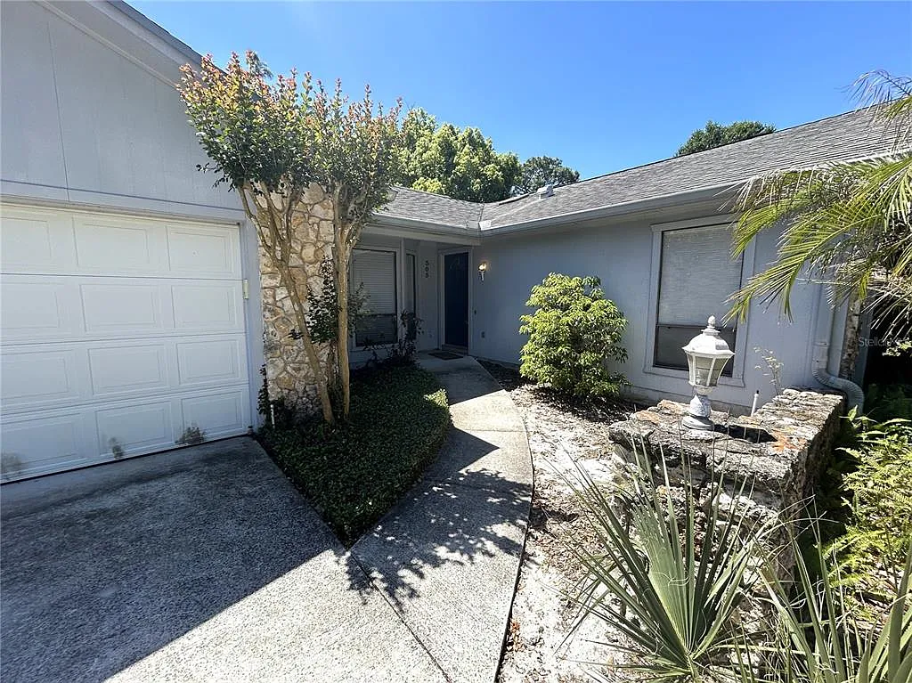 Building Photo - 305 Coble Dr